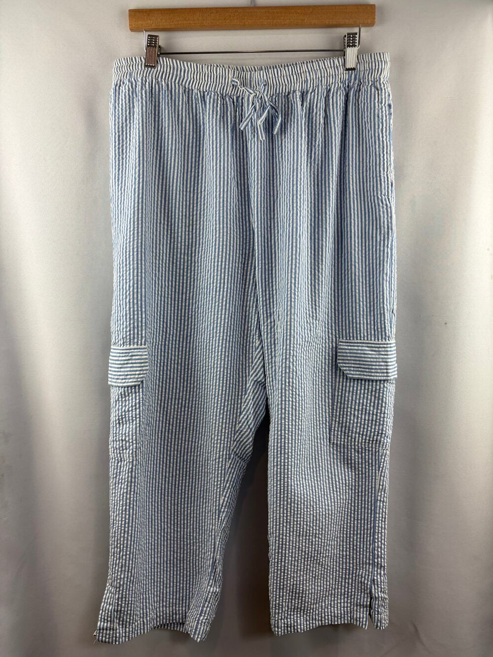 Women’s Silhouettes XL Blue & White Striped Cargo Lounge Pants